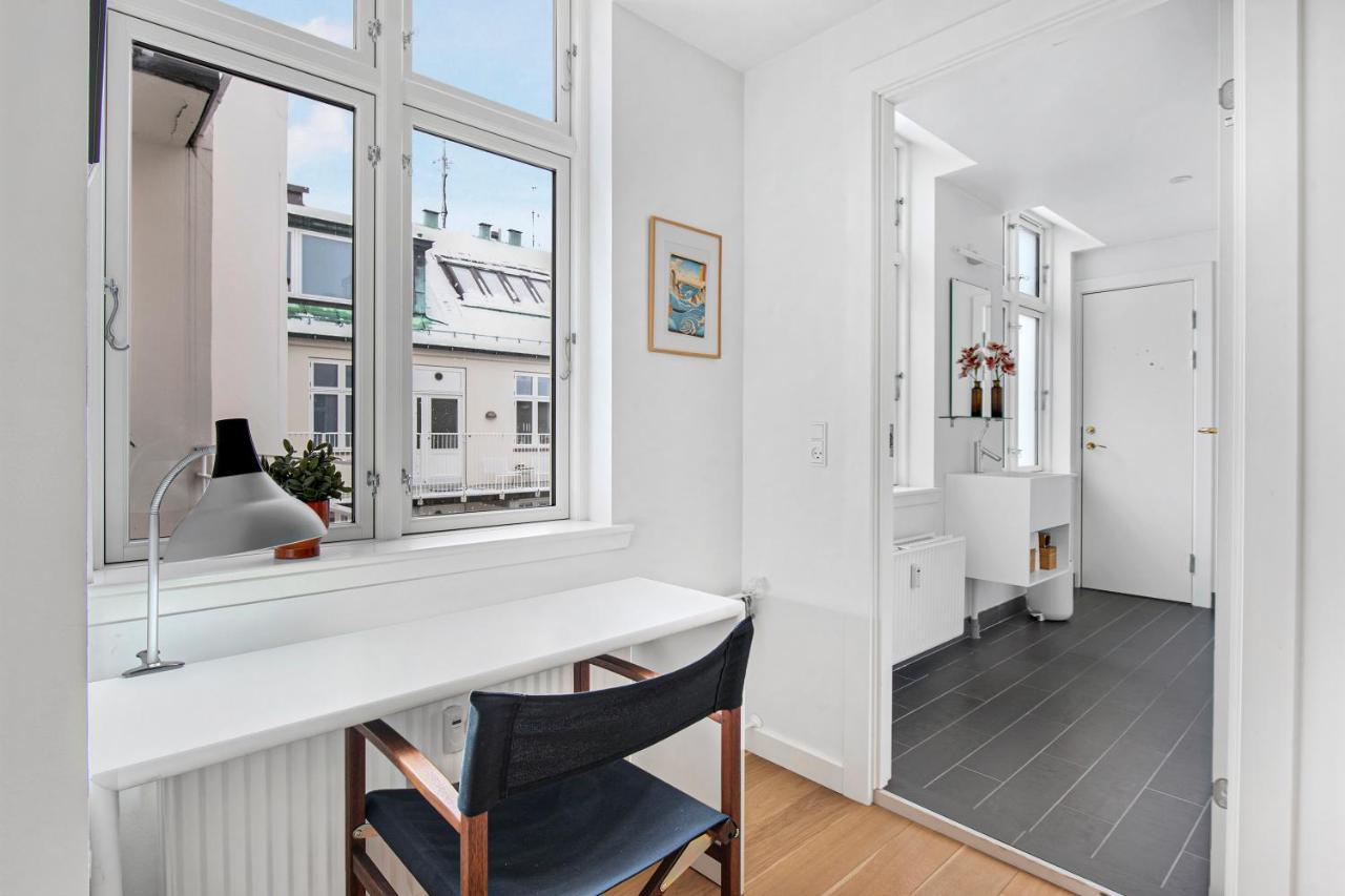 Sanders Monarch - Charming One-Bedroom Apartment With Two Balconies København Eksteriør billede